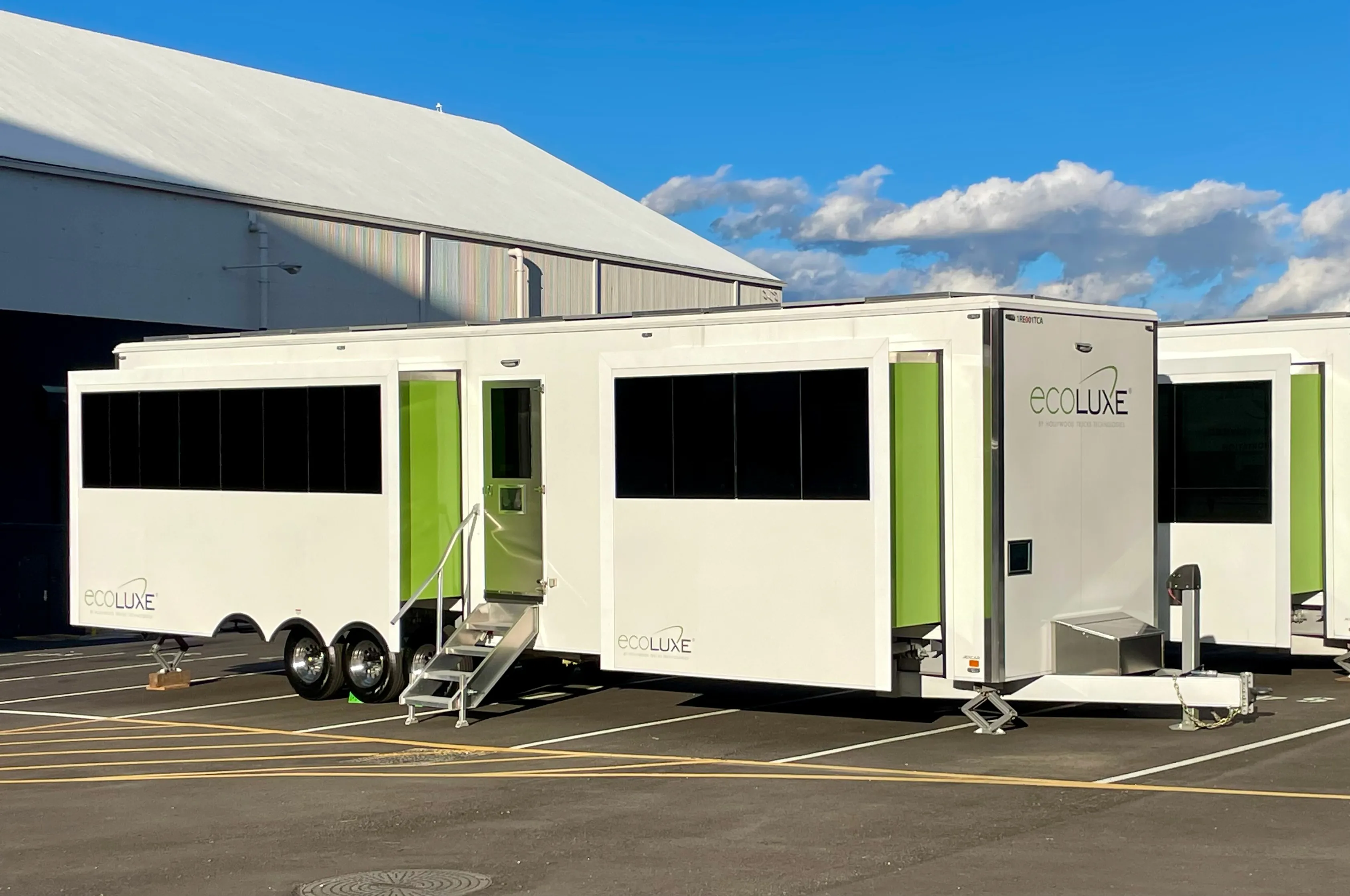 Hollywood Trucks 1 Room Ecoluxe® Talent – solar-powered talent trailer