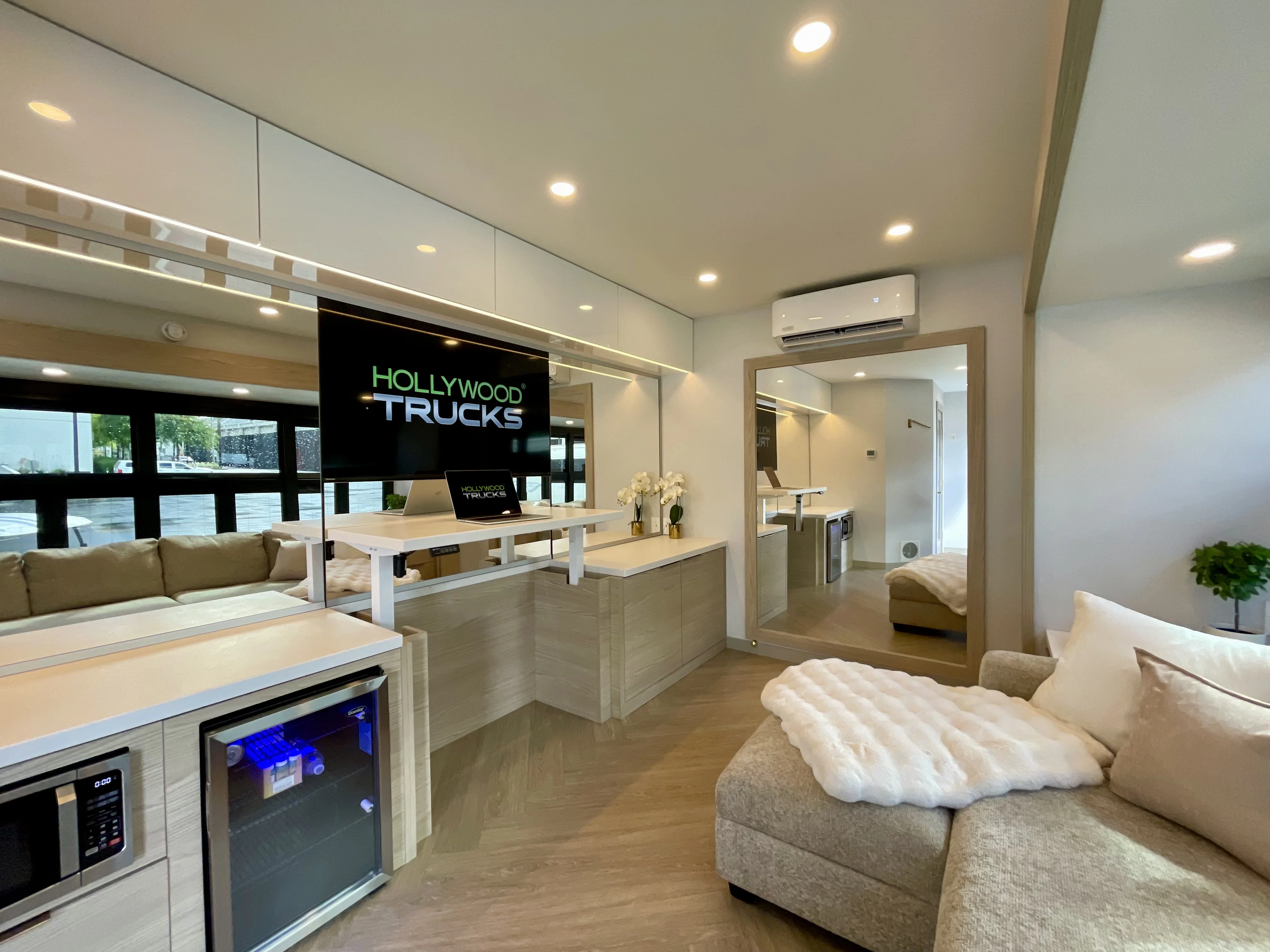 2 Room Ecoluxe® Talent interior view 1