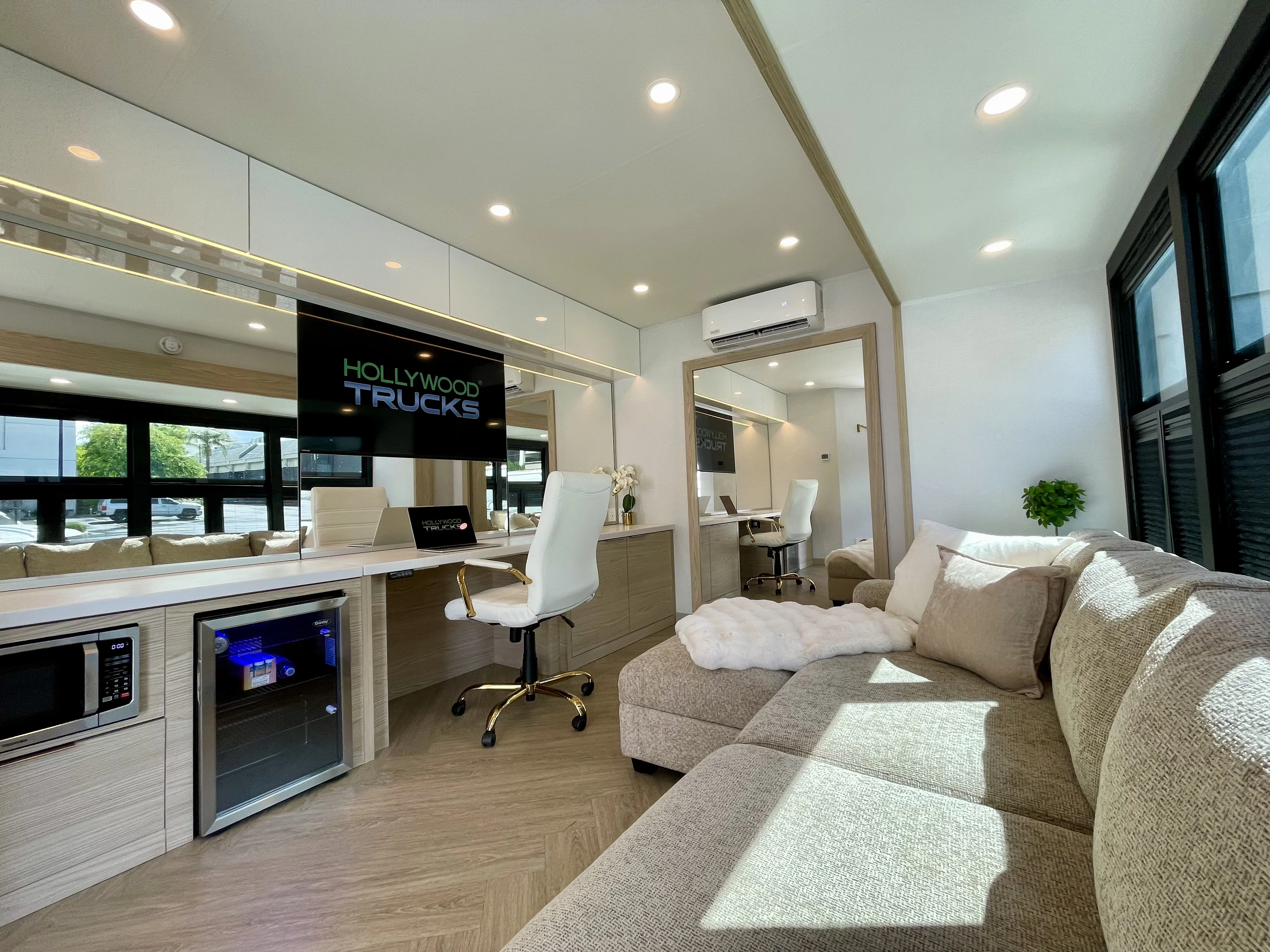 2 Room Ecoluxe® Talent interior view 2