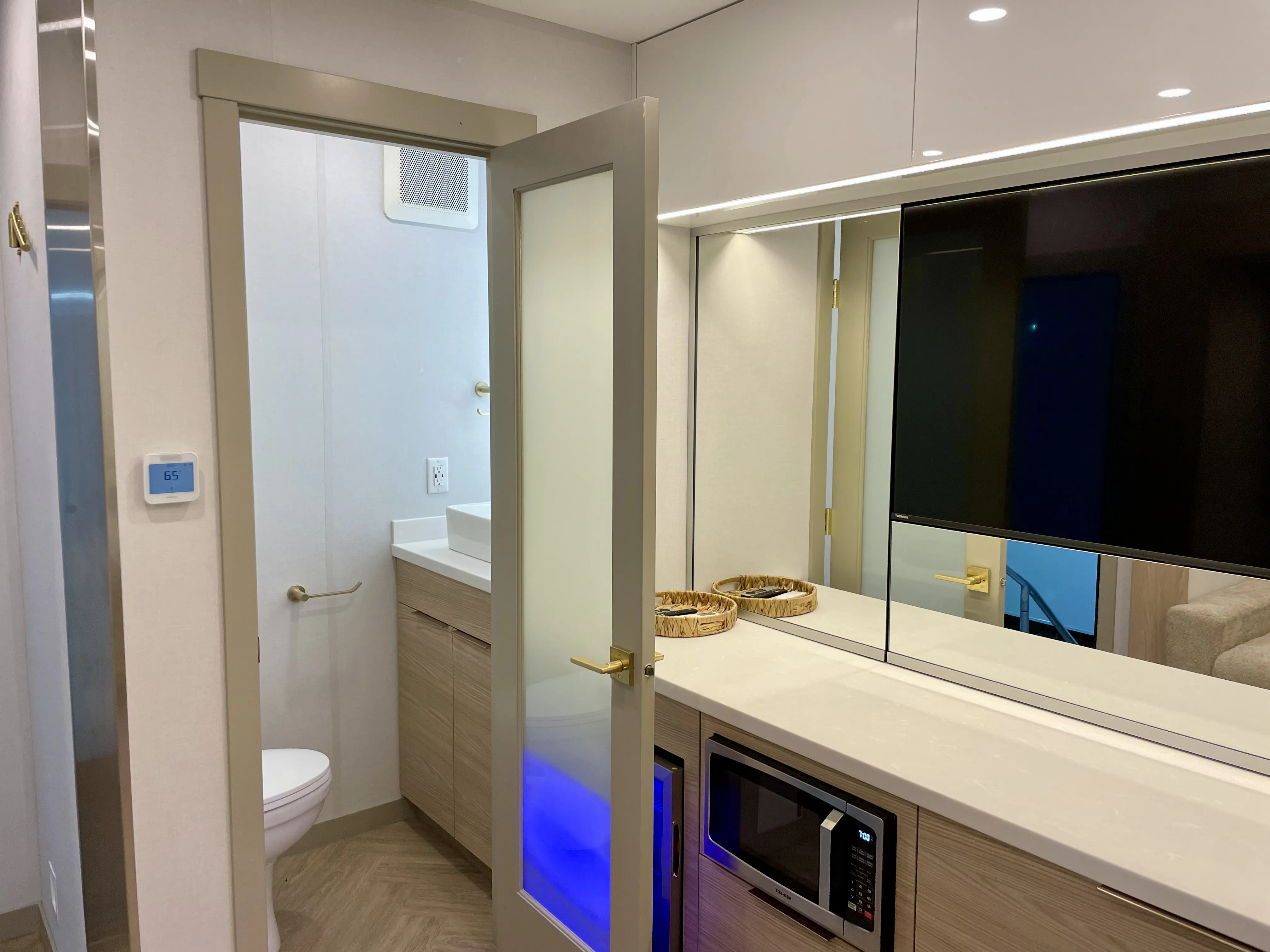 3 Room Ecoluxe® Talent interior view 3