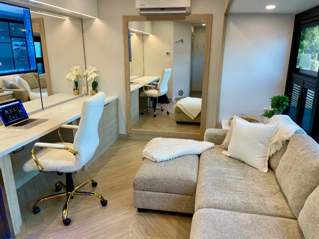 Wardrobe interior view 3